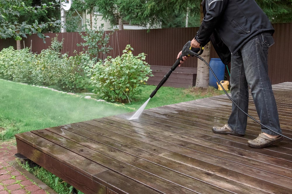 The Challenges of DIY Pressure Washing